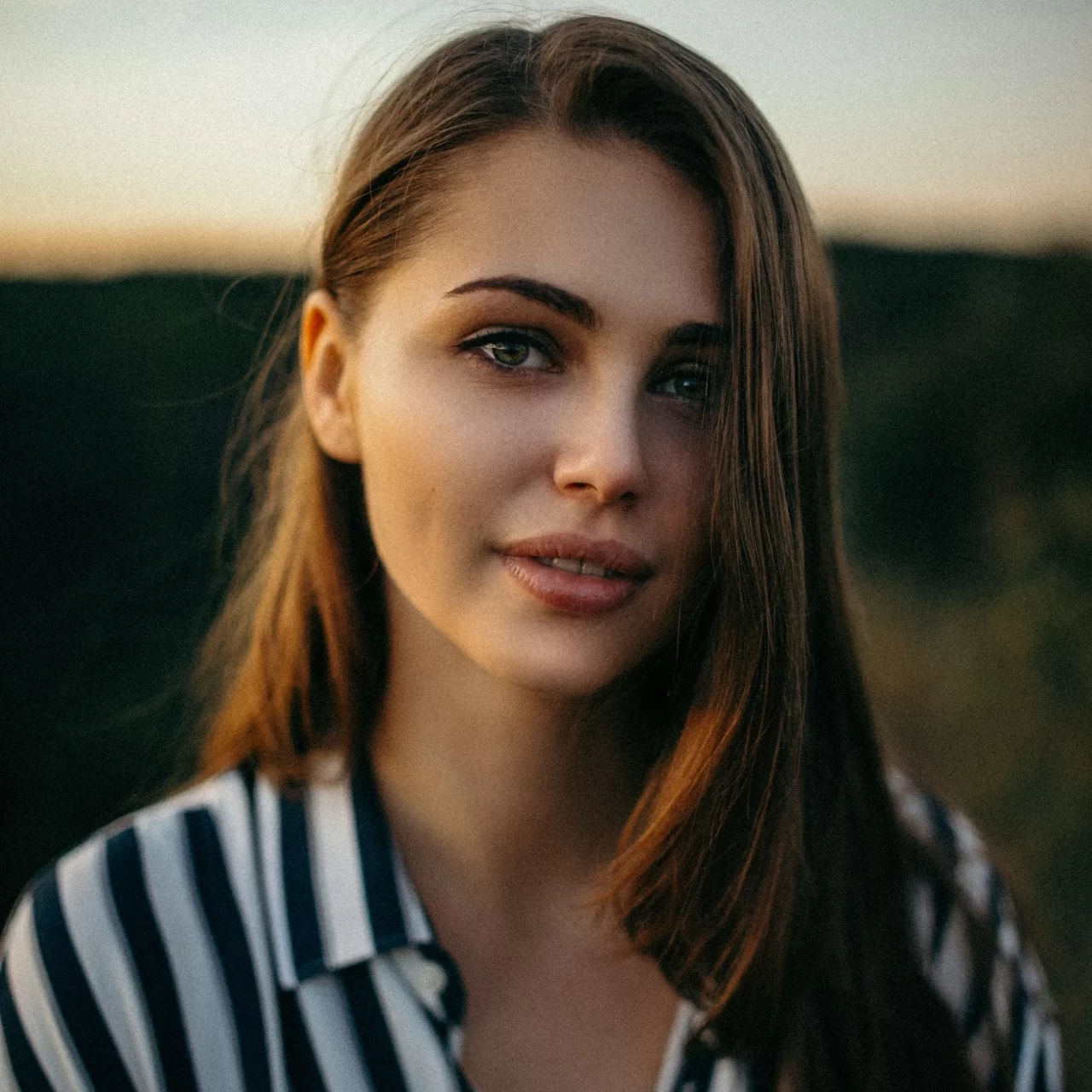 photo-1544005313-94ddf0286df2