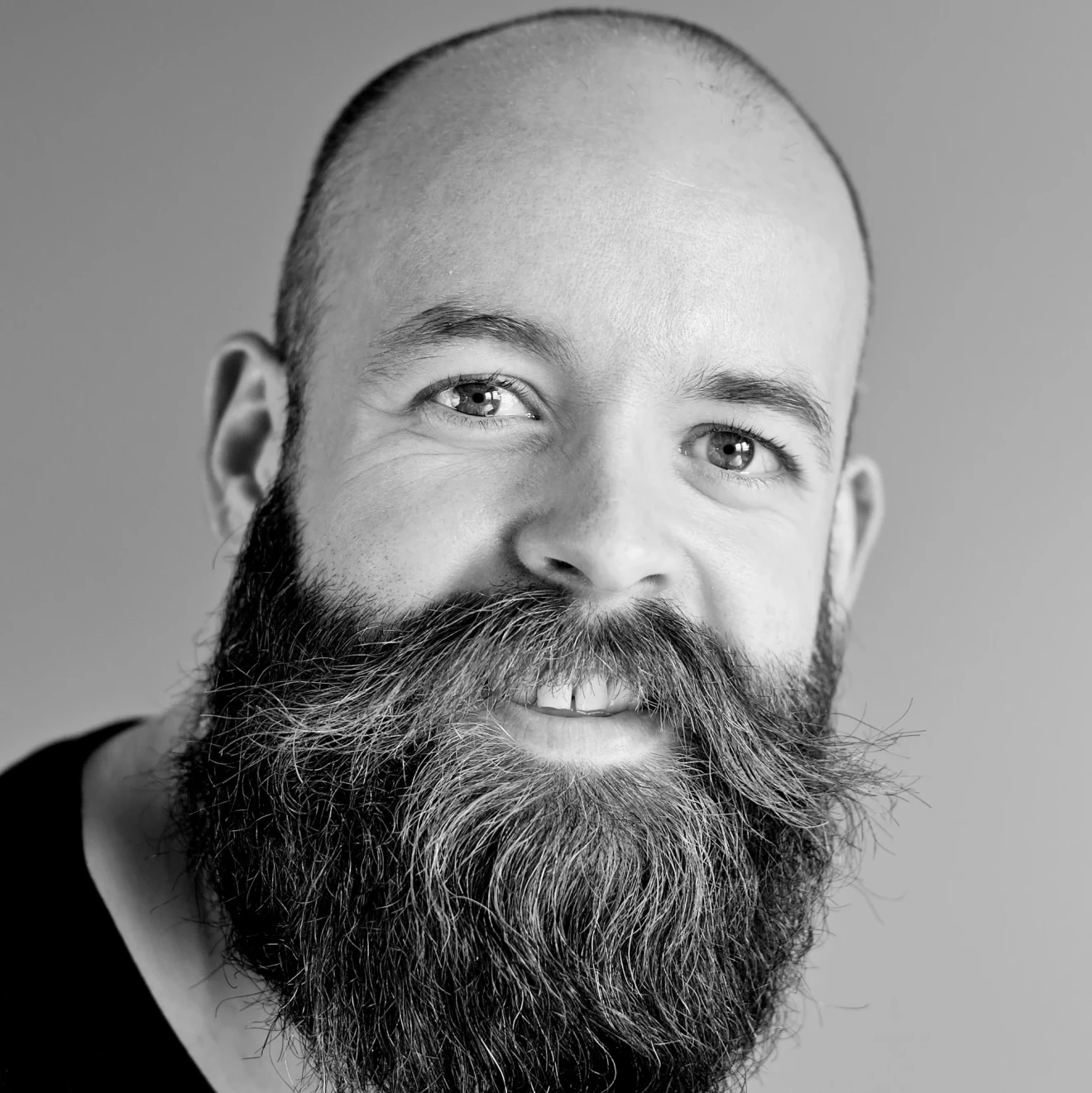 photo-1552058544-f2b08422138a